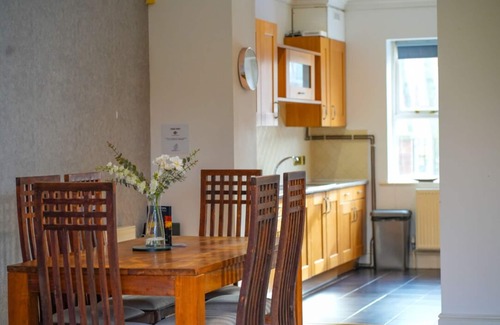 Frampton Haus | Redbourne Terrace Holiday Home