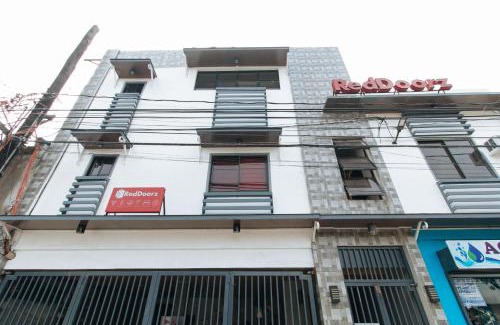 Las Pinas Hotel | RedDoorz near Christ the King Medical Center