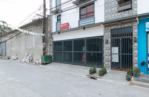 Las Pinas Hotel | RedDoorz near Christ the King Medical Center