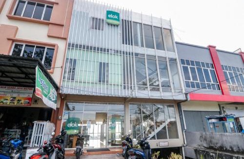 Balikpapan Haus | RedDoorz near Terminal Batu Ampar