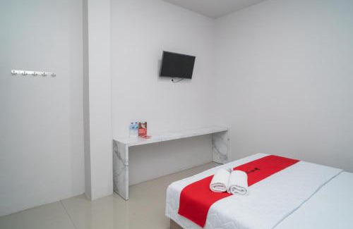 Banjarmasin Hotel | RedDoorz Syariah near Jalan Ahmad Yani Banjarmasin 3
