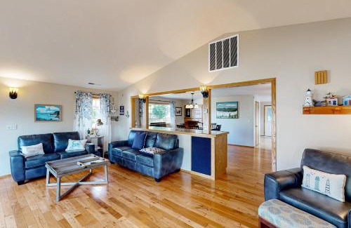 Reedsport Haus | Reedsport Hideaway