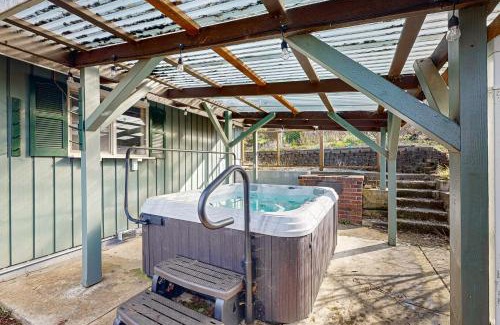Reedsport Haus | Reedsport Hideaway