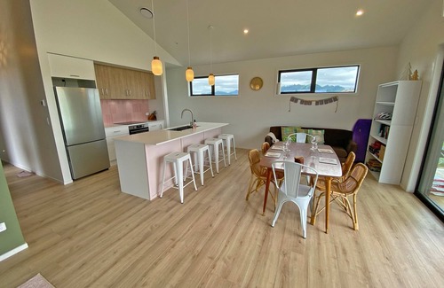 Waihi Beach Haus | Reely Great on Reel - Brand New Quiet Home minutes from beach