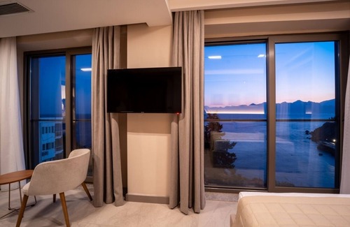 Eski Lara Hotel | Reev Coffee&Hotel