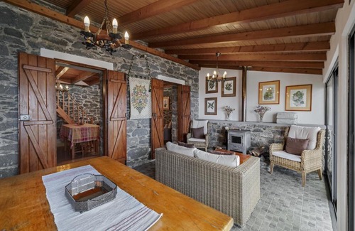 Calheta Haus | Refúgio da Serra - By WeHost
