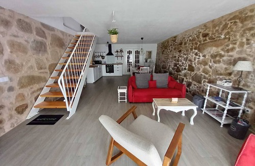 Lanhelas Haus | "Refugio do Anjo" - Local Accommodation