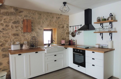 Lanhelas Haus | "Refugio do Anjo" - Local Accommodation