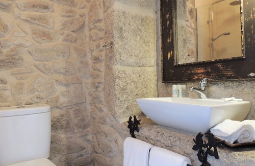 Lanhelas Haus | "Refugio do Anjo" - Local Accommodation