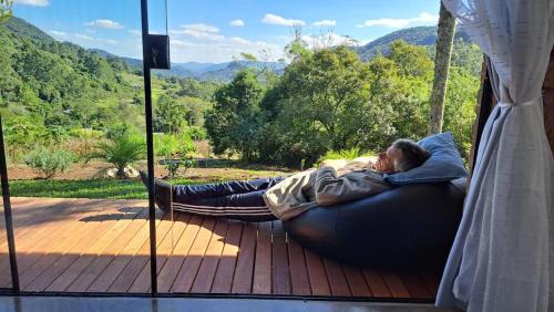 Linha Nova Haus | Refúgio na Serra com Pôr do Sol