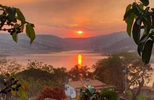 Capitolio Haus | Refugio a Beira do lago Piscina Churrasqueira Vista privelegiada para o Por dos sol Canto dos Passaros