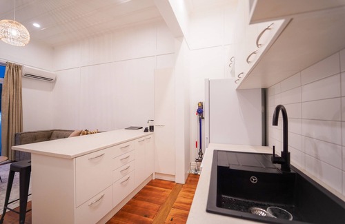 Raureka Villa | Refurbished Villa ✨ NEW ✨ Hot tub, Netflix, & Entirely private