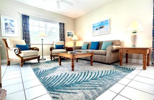 Seven Mile Beach Haus | Regal Beach Club #322