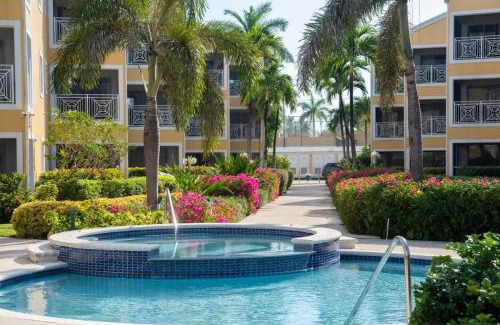 Seven Mile Beach Haus | Regal Beach Club #322
