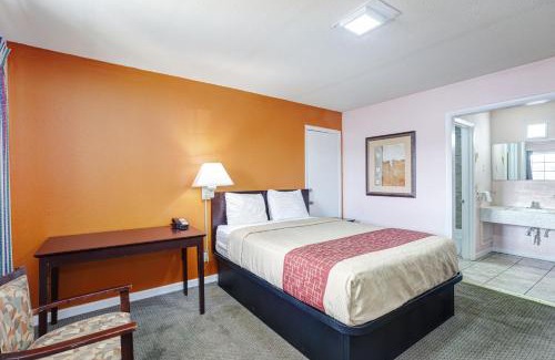 Fayetteville Hotel | Regency Inn