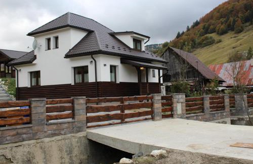 Liptovske Revuce Haus | Rekreačný dom za Potokom