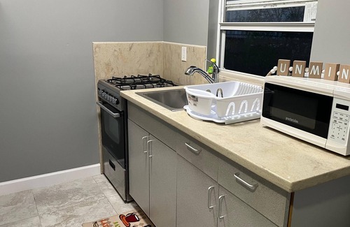 Bodden Town Wohnung | Relax and Unwind at our cozy 1-bedroom Apt, within 5 mins away from the beach