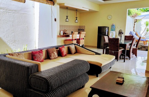 Babakan Villa | Relax and unwind in exquisite comfort in our enclosed 3-bedroom villa in Canggu