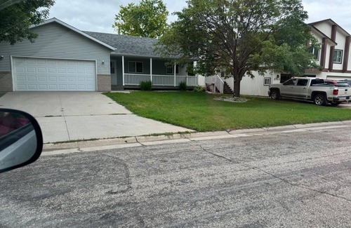 Moorhead Haus | Relax and worry less in this peaceful home!