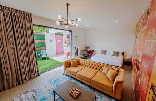 Oranjestad-West Hotel | Relax at Stylish Room w/ Pool & King Bed by Eagle Beach