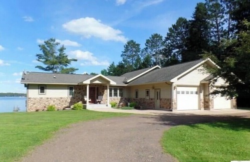 Lake Nebagamon Haus | Relax at the Lake House