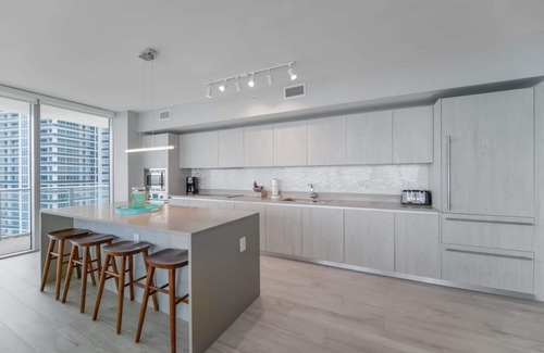 Hollywood South Central Beach Wohnung | Relax & Enjoy The Sea Views From The Balcony