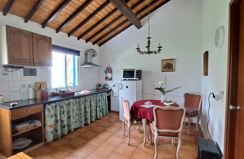 Ribeira Grande Haus | Wohlfühlen & Erleben, Ferienhaus auf dem Land mit Blick auf Meer, 2 - 3 Personen