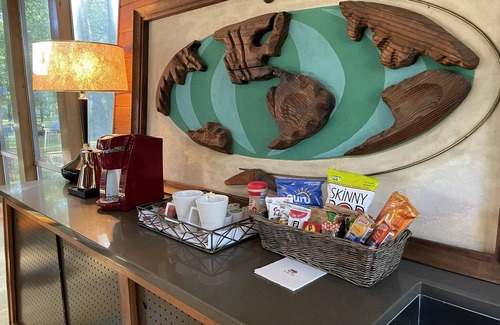 Jackson Hütte | Relax in Architecture! Secluded, Safe, and Serene.