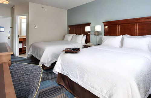 Tucson Haus | Relax in Style w/ Balcony & Pool View Free WiFi