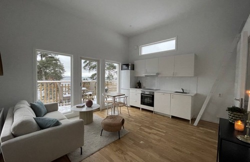 Upplands-Bro Municipality Haus | ☀Relax Lake Oasis | ♛Jacuzzi | View | Private Pier