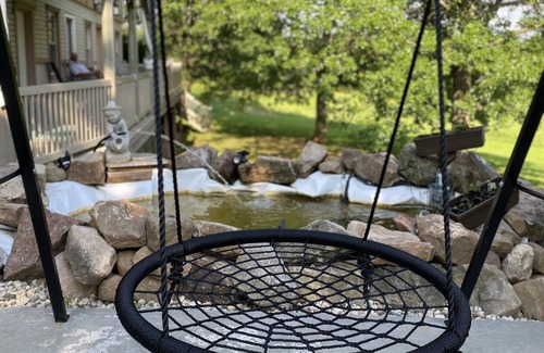 Merrimac Wohnung | Relax & Unwind in this full apartment w/ Most Attractions close by!