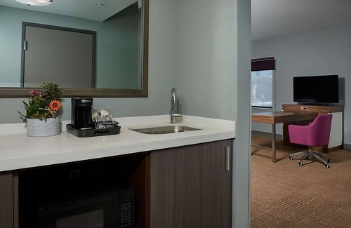 Sherwood - Tualatin North Hotel | Relax with Indoor Pool, Breakfast & Gym Near Oregon Wine Country