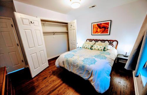 Arlington Haus | Relax with our 2BR Retreat! Minutes to DC and Pet is Ok! BBQ and Free Parking