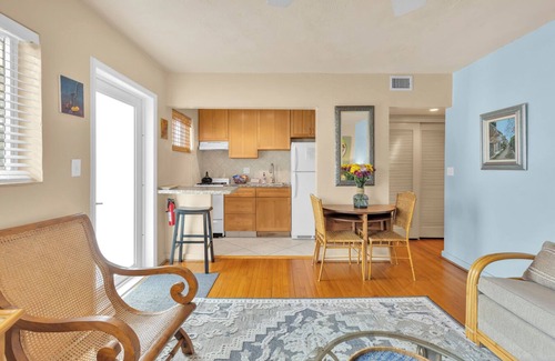 North Beach Wohnung | Entspanntes Strandleben - 1 Bett / 1 Bad mit privatem Garten