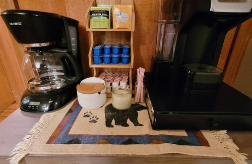 Big Canoe Eigentumswohnung | Relaxing 2-Bedroom Mountain Condo - Rockslide View