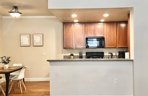 Reno/Tahoe Airport Wohnung | Relaxing 2-br Apt With Pool Hot Tub Gym