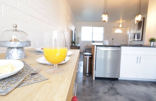 Camelback East Eigentumswohnung | Relaxing 2bd~1ba king bed~sleeps 4