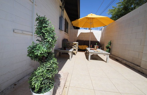 Camelback East Eigentumswohnung | Relaxing 2bd~1ba king bed~sleeps 4