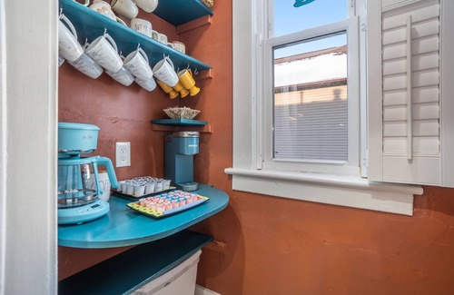 Nims Haus | Relaxing 2BR Family Stay – Near Lake & Downtown!