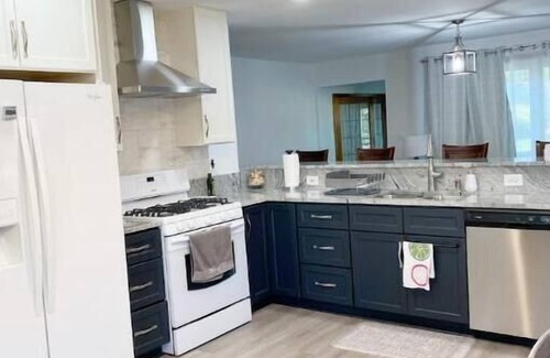 Rolling Meadows Haus | Relaxing 3 bedroom one level home