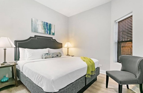 Avondale Wohnung | Relaxing 3BR Apt with King Beds & Washer