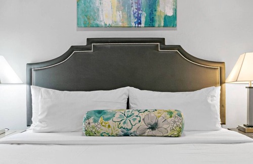 Avondale Wohnung | Relaxing 3BR Apt with King Beds & Washer