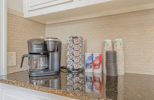 Columbus Haus | Relaxing 3BR Getaway with Pool and games