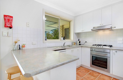 Boambee East Haus | Relaxing 3BR+granny flat holiday home close to Sawtell, pet-friendly, large garden
