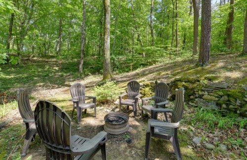Deerfoot Park Estates Haus | Relaxing Cosby Cabin with Fire Pit and Covered Porch!