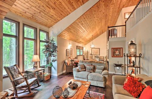 Sybertsville Haus | Relaxing Eagle Rock Resort Home - 1 Block to Lake!