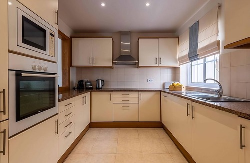 Estombar Haus | Relaxing Getaway Awaits! Three Large 2BR Apartment with Kitchen, 3 Onsite Pools!