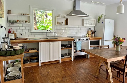 Foster Hütte | Relaxing home in Foster opposite bushland and near Wilsons Promontory NatPark.