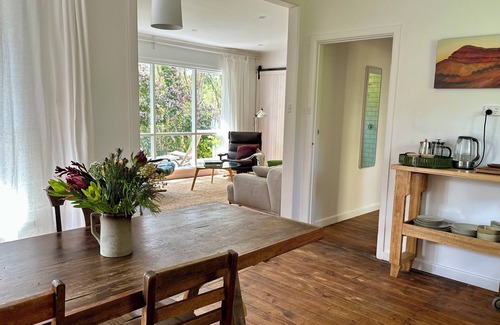 Foster Hütte | Relaxing home in Foster opposite bushland and near Wilsons Promontory NatPark.