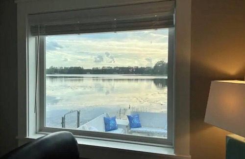 Edgar Haus | Relaxing Lakefront Cottage